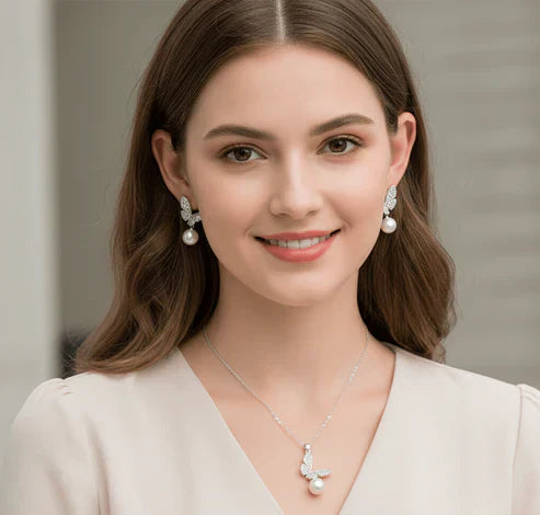 طقم مجوهرات فراشة اللؤلؤ المتلألئ